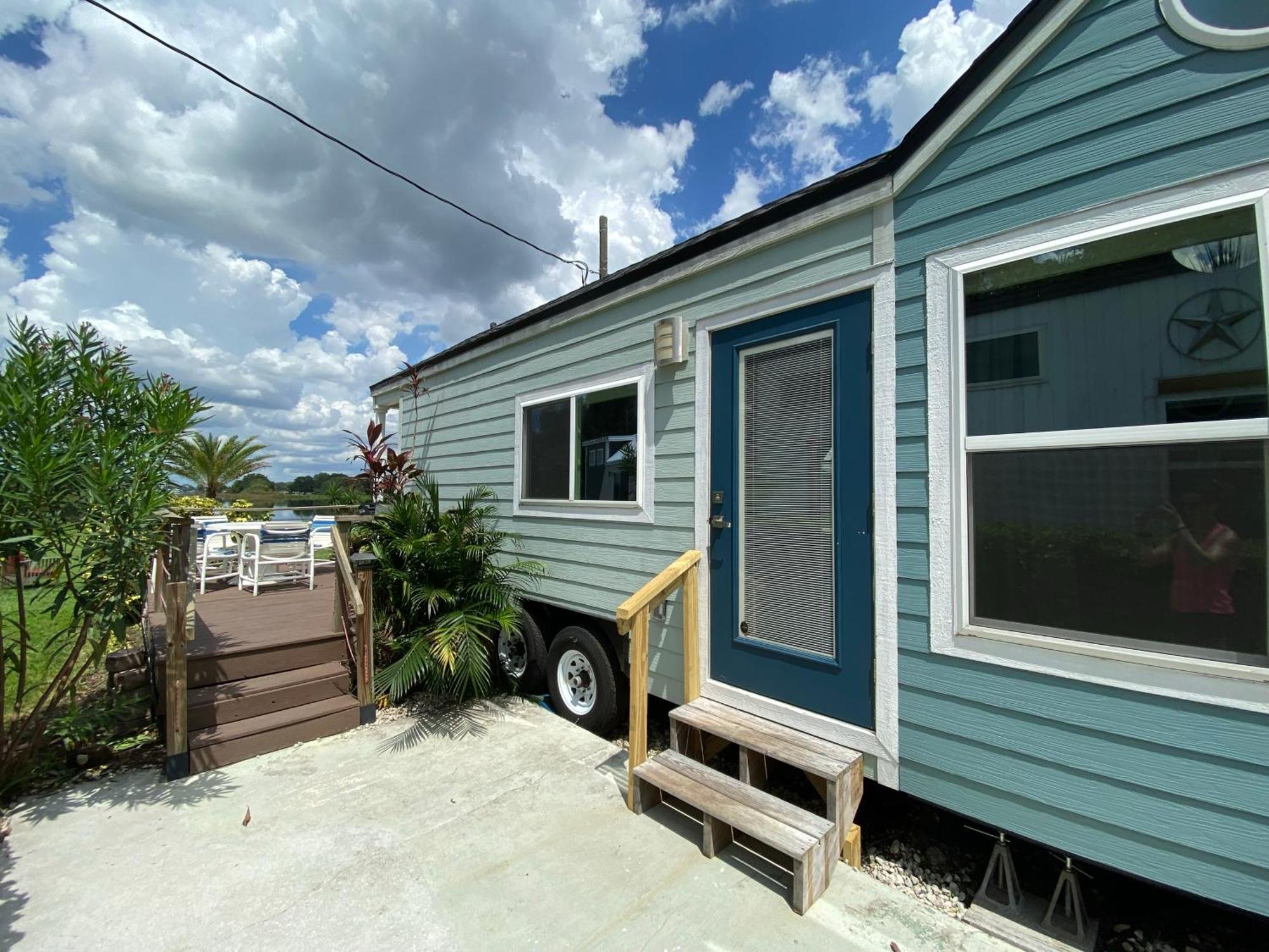 Orlando Lakefront Tiny Homes 6 Plus Month Rentals Орландо Екстериор снимка